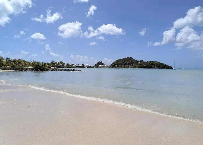 Comfortable Villa Near The Beach